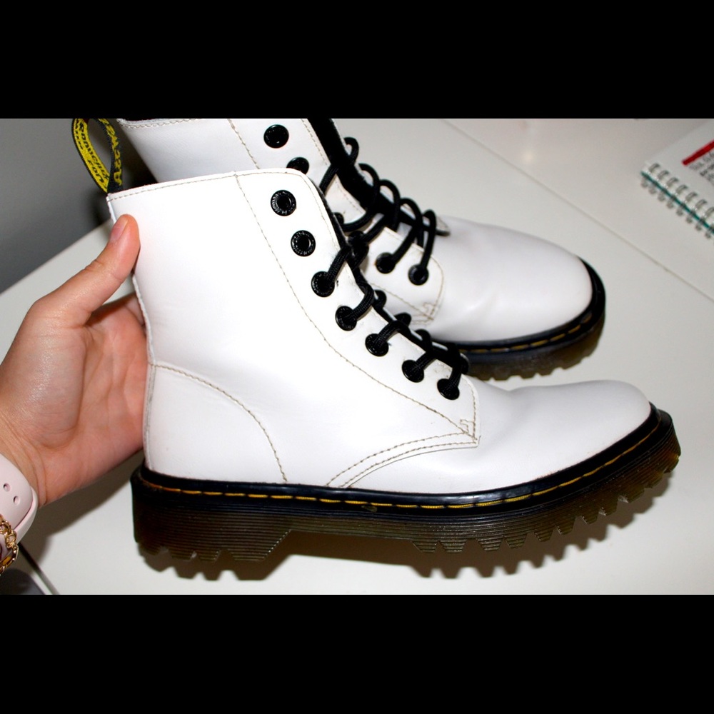 White Doc (Dr.) Marten Boots